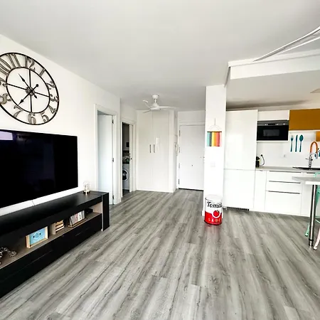 Rentaly Carihuela شقة